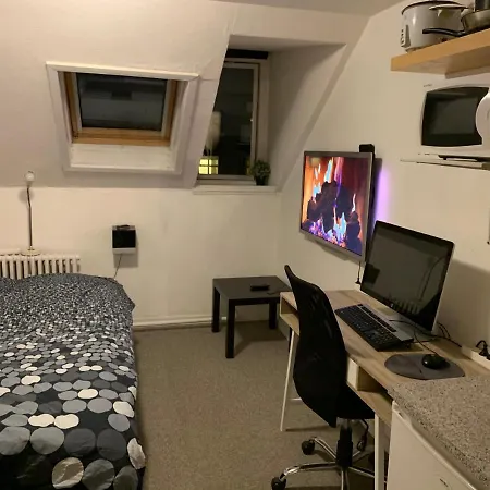 Central & Cosy Studio Right At A Metro Stop Daire