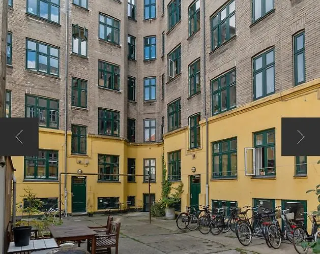 & Cosy Right At A Metro Stop * Copenhagen