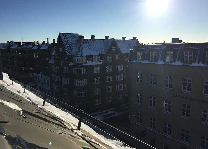 Apartment & Cosy Right At A Metro Stop Copenhagen
